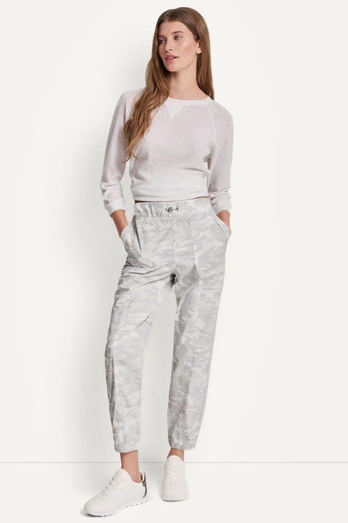 HIGH-RISE SLIM UTILITY JOGGER